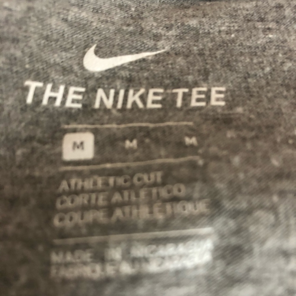 Nike T-shirt - Picture 2 of 2